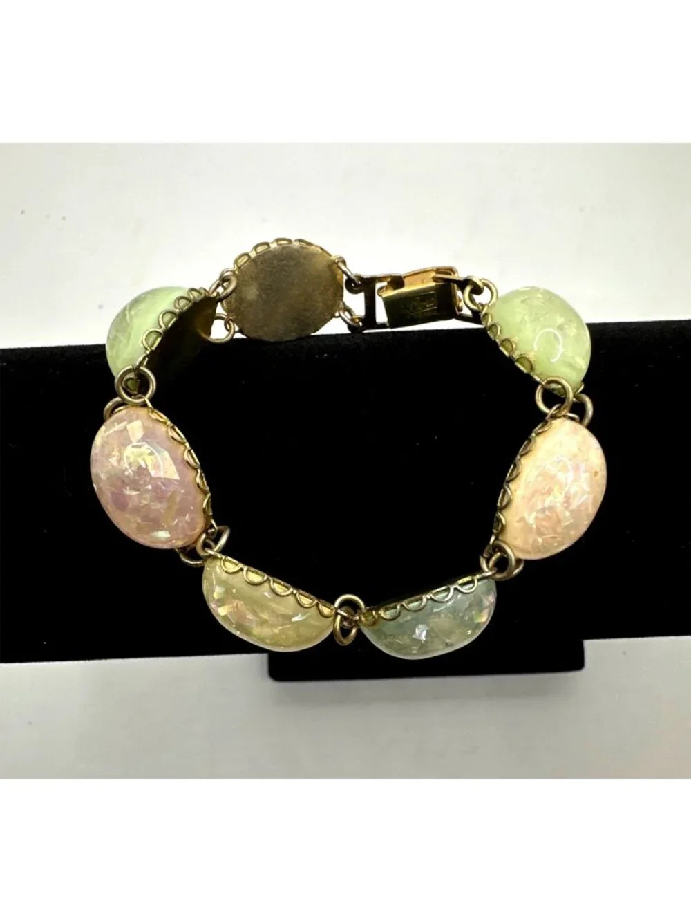 CORO Pegasus Confetti Bracelet Cabochon Pastel Lucite Vintage Gran Retro Dainty - Picture 4 of 15